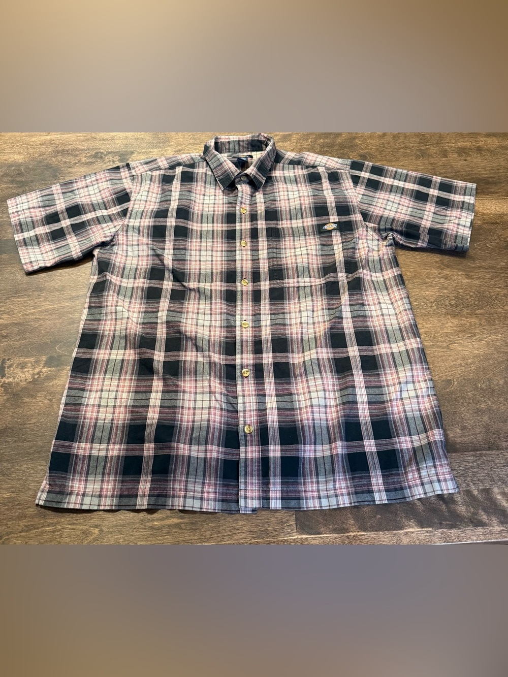 Dickies Men's Black and Pink Plaid Button-Down Shirt